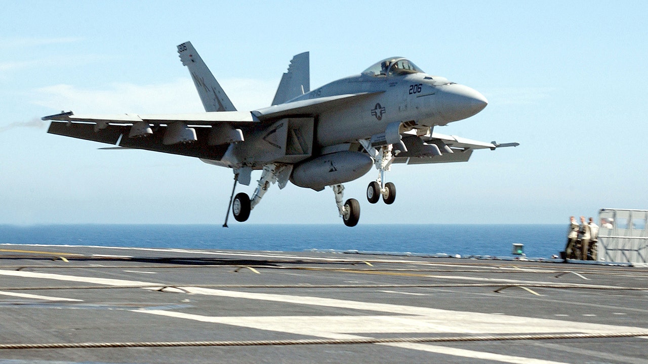 Navy pilot rescued after F/A-18 Super Hornet crashes off Virginia