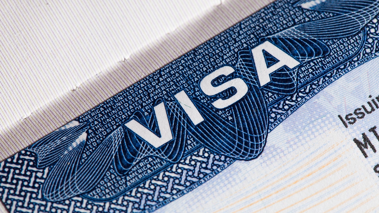 Visa bond proposal could require tourists to post up to $15,000 deposit
