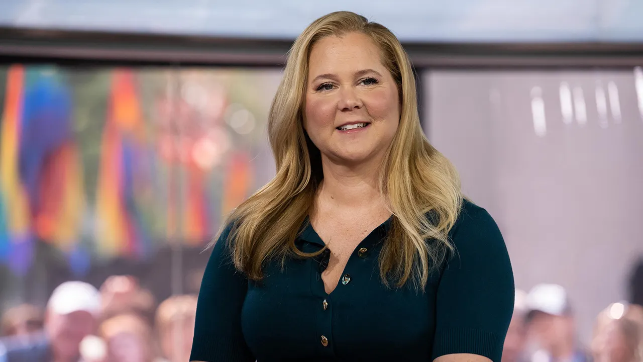 Amy Schumer recovering with walker after undergoing back surgery