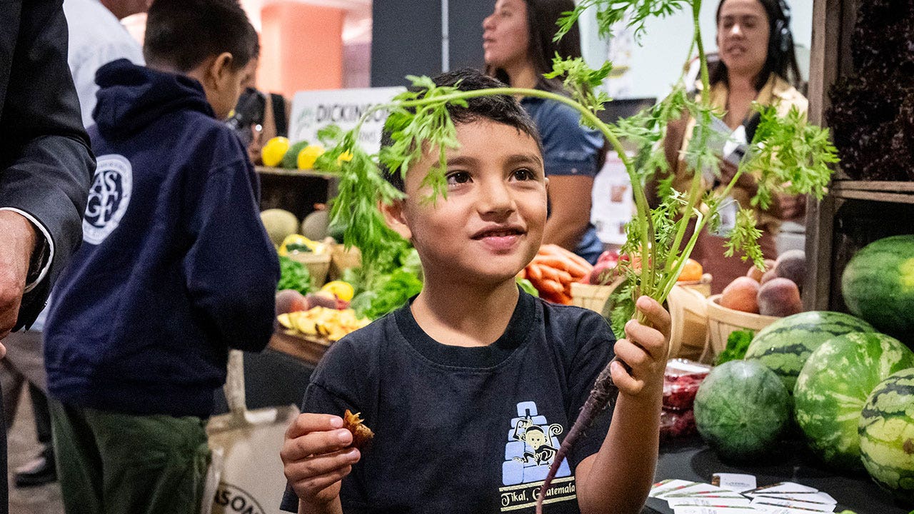 5 ways to make your child’s school lunch healthier