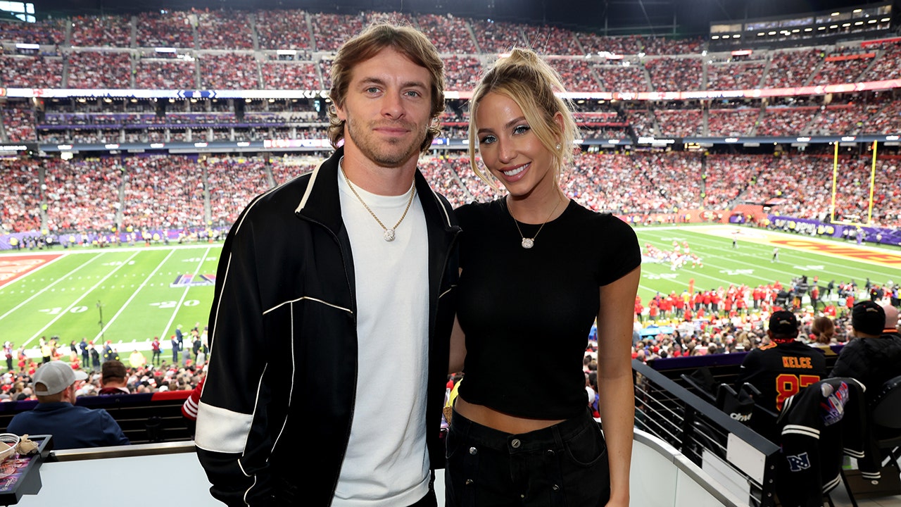 Alix Earle shuts down spilt rumors with Texans’ Braxton Berrios