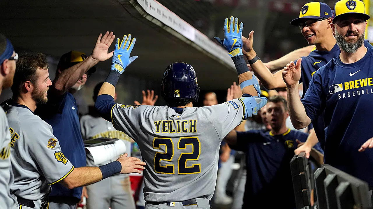 MLB news: Brewers win 13th straight game after epic comeback