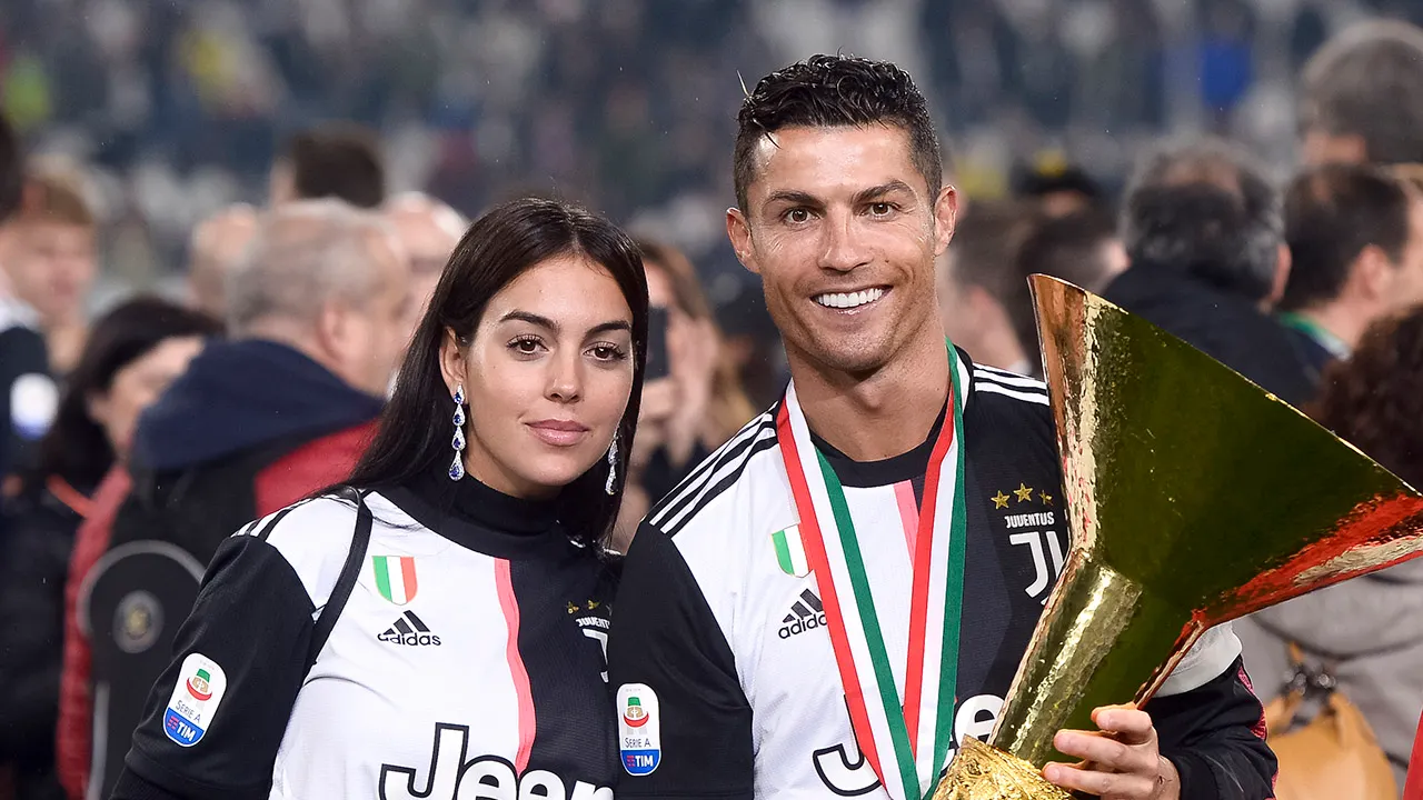 Georgina Rodriguez shows off massive engagement ring from Cristiano Ronaldo