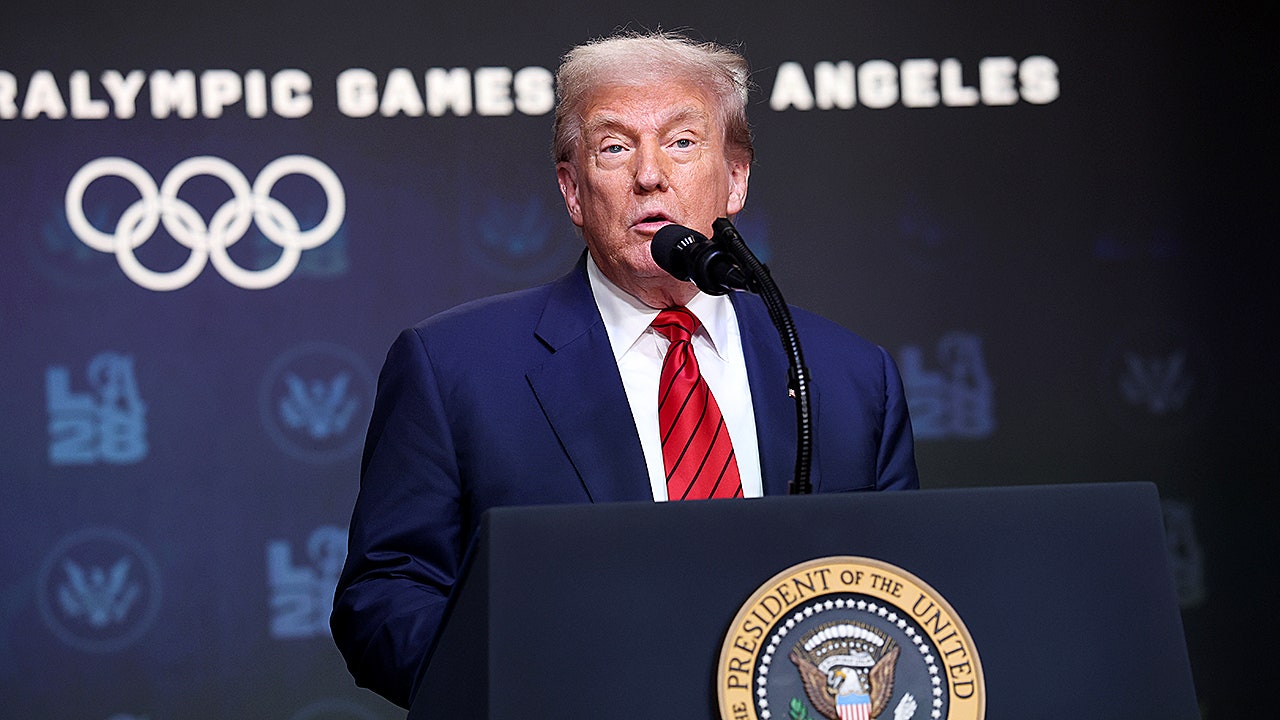 Trump signs executive order to form Los Angeles Olympics task force