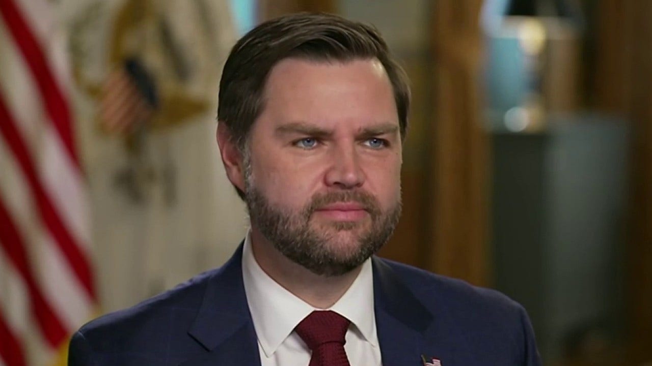 JD Vance headlines Indianapolis RNC event, meets with Gov. Braun