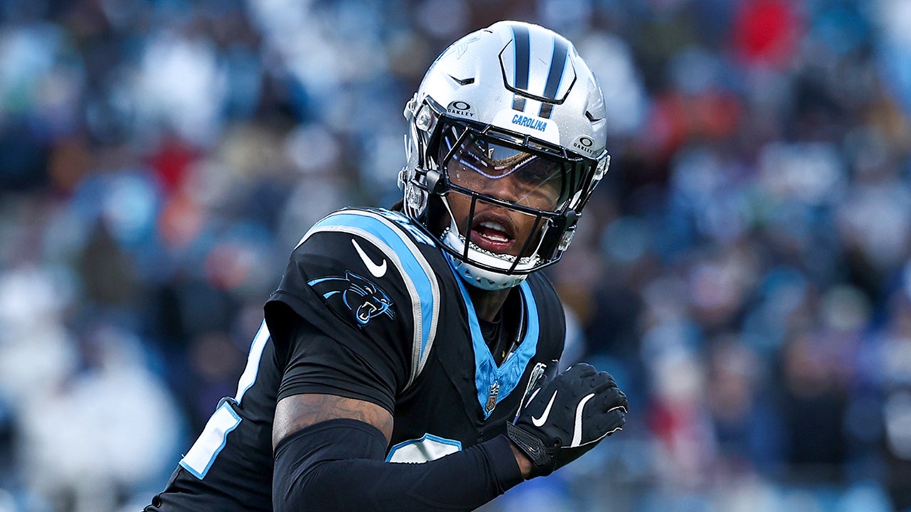 Raiders safety Lonnie Johnson Jr. breaks leg in collision with Maxx Crosby
