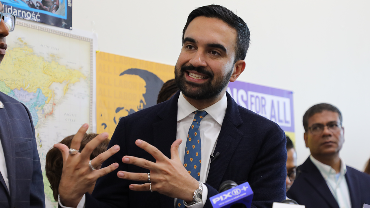 NYC mayoral hopeful Mamdani surrounded by controversial campaign advisers