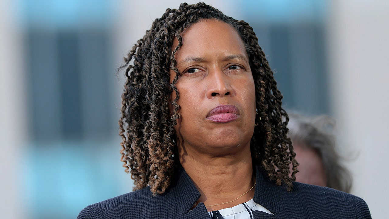 LIZ PEEK: Trump’s plan to curb Chicago’s violence exposes Democrats’ failed crime policies