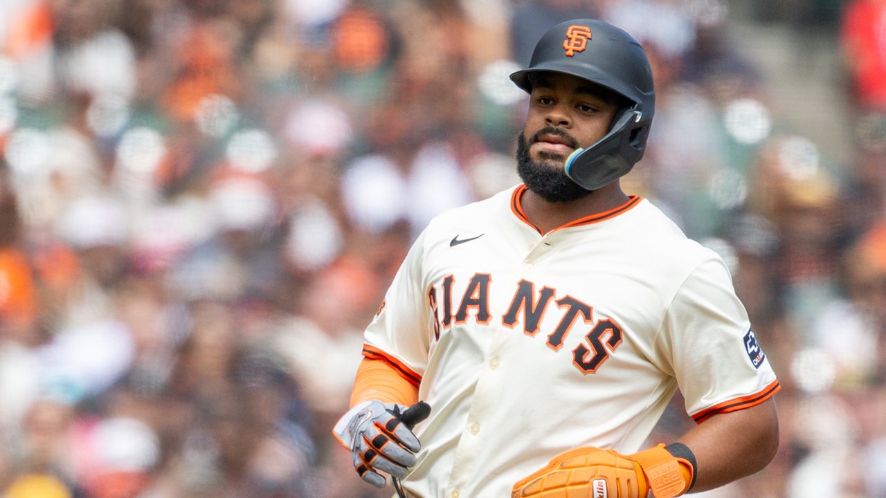SF Giants’ Heliot Ramos makes bizarre throw in outfield vs Padres
