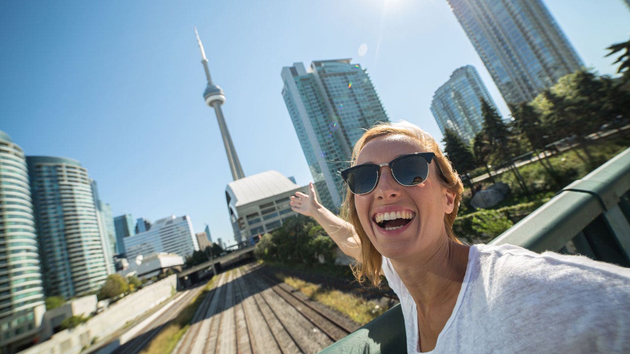 US refugee claims in Canada surge in 2025 as wealthy elite seek ‘golden’ visas