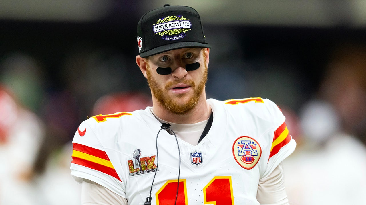 Vikings add Carson Wentz after Sam Howell trade