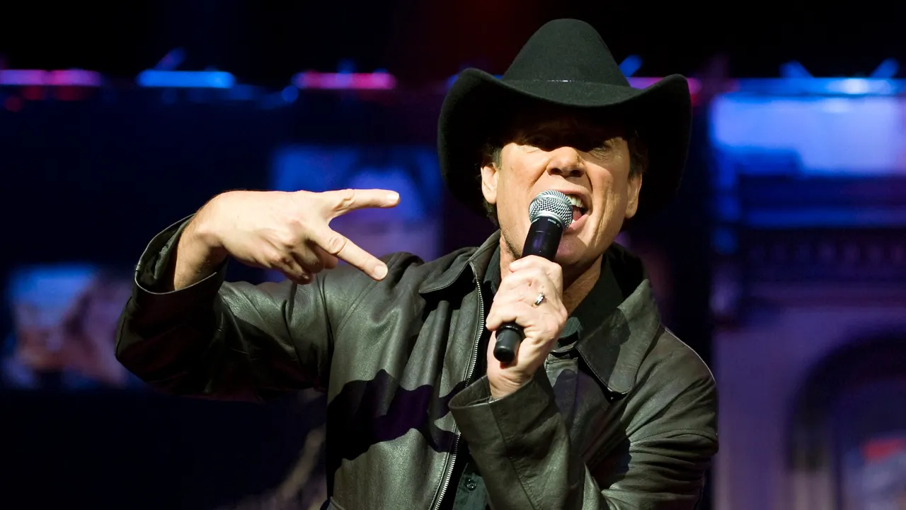 Country star Ronnie McDowell reveals what he told son during onstage stroke