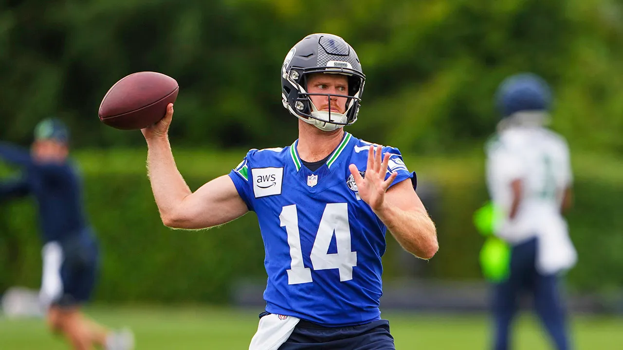 Shaun Alexander predicts Sam Darnold will be better with Seahawks