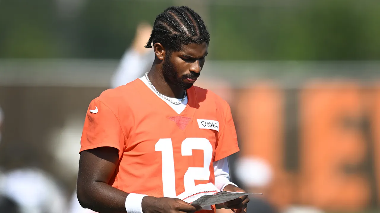 Browns’ Shedeur Sanders misses part of practice due to shoulder soreness