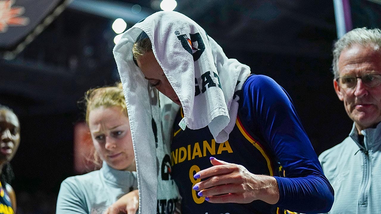 Sophie Cunningham suffers scary right knee injury vs Connecticut Sun