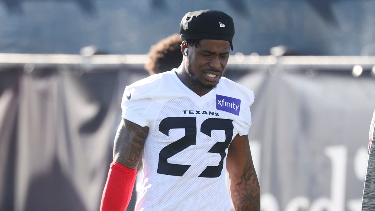 Texans star CJ Gardner-Johnson potentially injured in grim practice moment