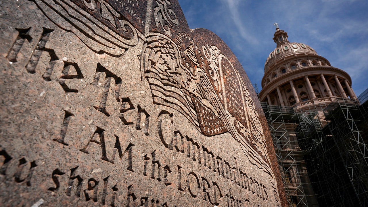 Federal judge blocks Texas Ten Commandments law in public schools