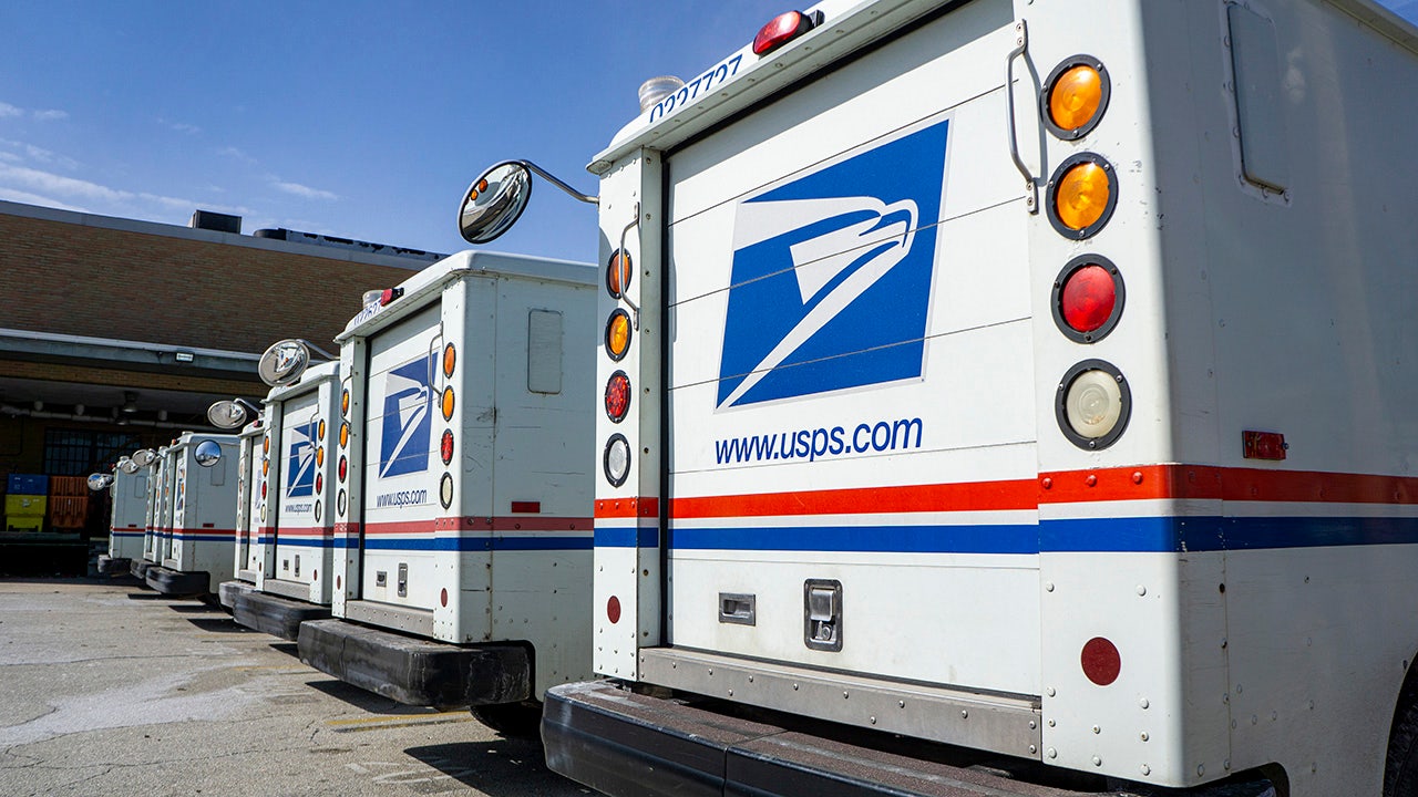 Postal fraud investigator charged with stealing $330K from elderly victims