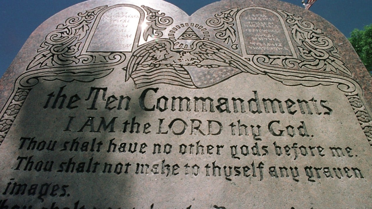 Federal judge temporarily blocks Arkansas Ten Commandments classroom law
