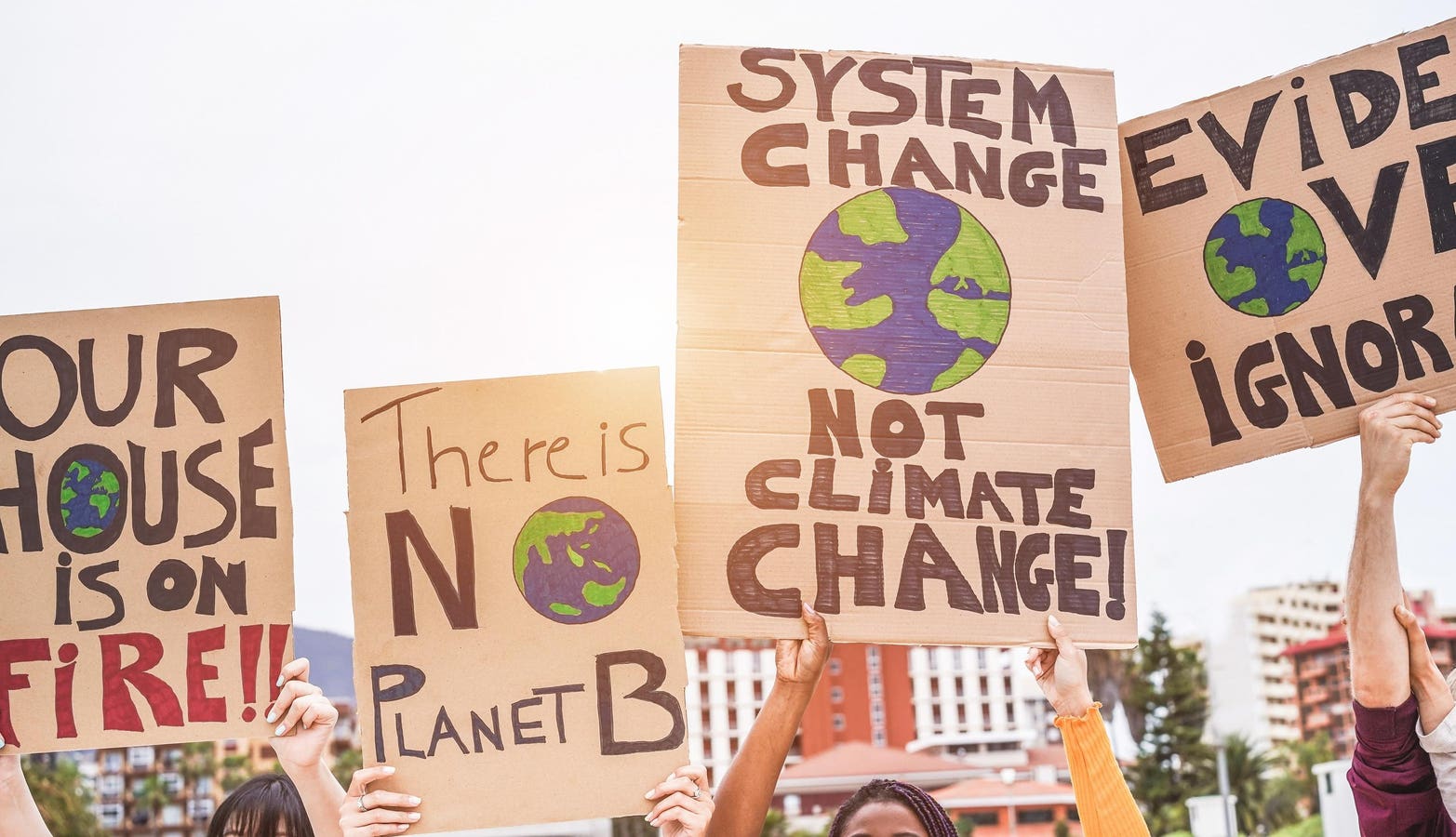 4 Steps To Navigate AI’s Dual Power In The Climate Crisis