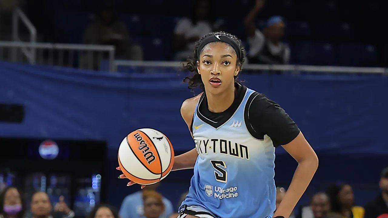 Sky will keep Angel Reese despite late-season tiff, GM says