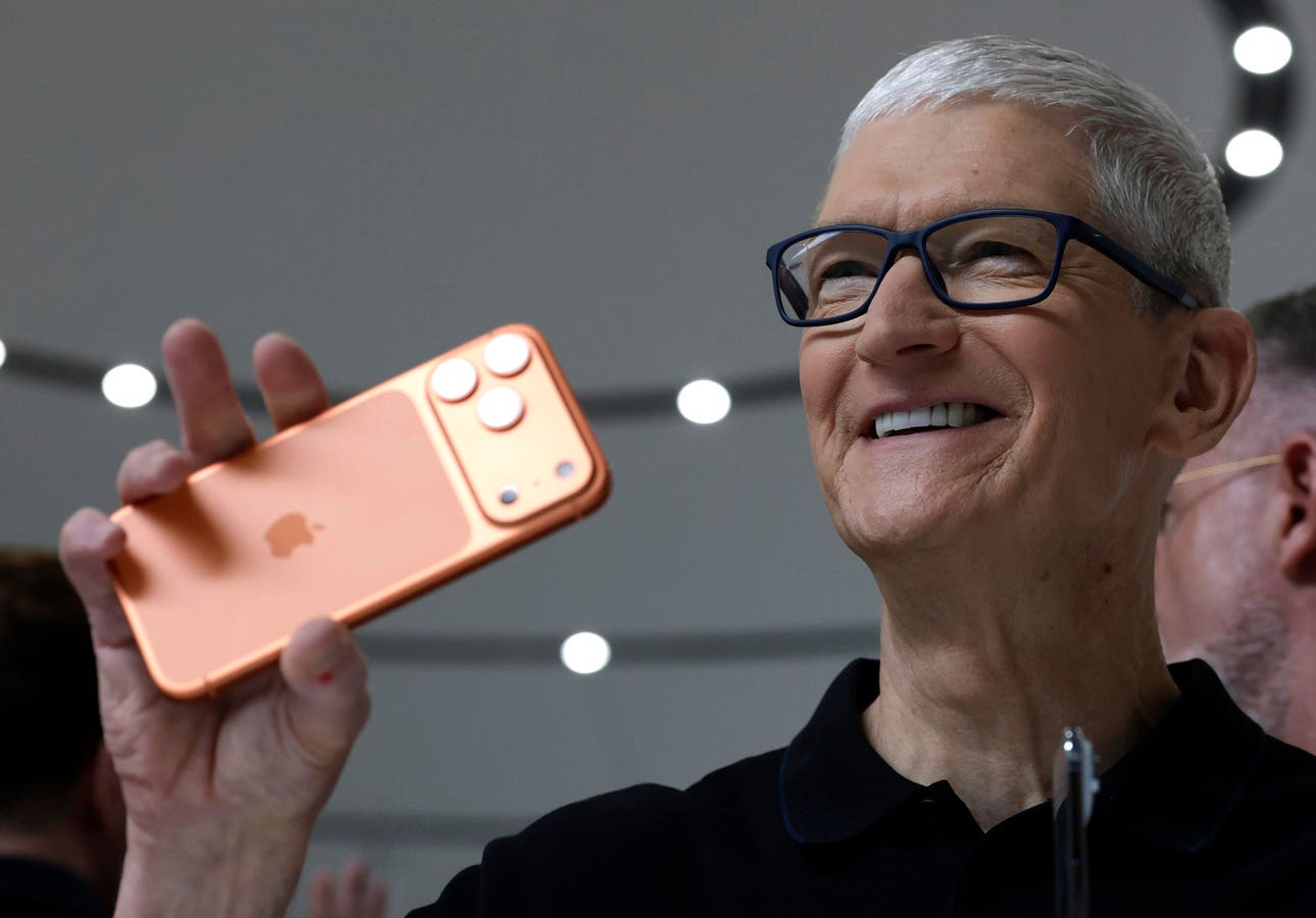 iPhone 17 Pro Problems, iPhone Air’s Heavy Truth, iOS Update Warning