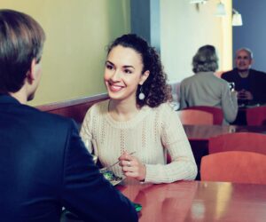 2 Traits ‘Eldest Daughters’ Should Seek In Partners, By A Psychologist