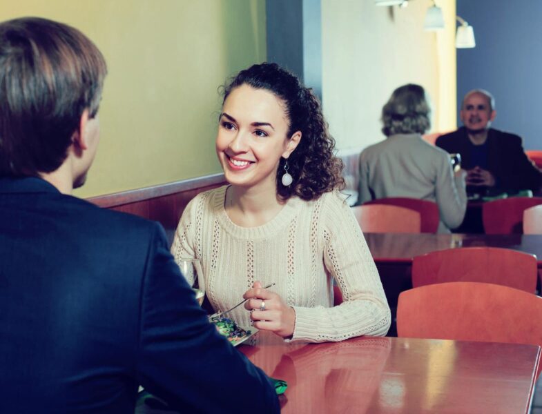 2 Traits ‘Eldest Daughters’ Should Seek In Partners, By A Psychologist