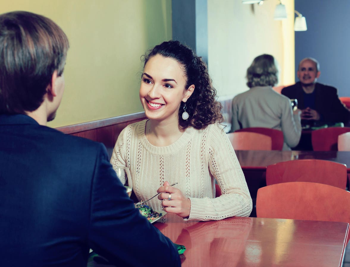 2 Traits ‘Eldest Daughters’ Should Seek In Partners, By A Psychologist