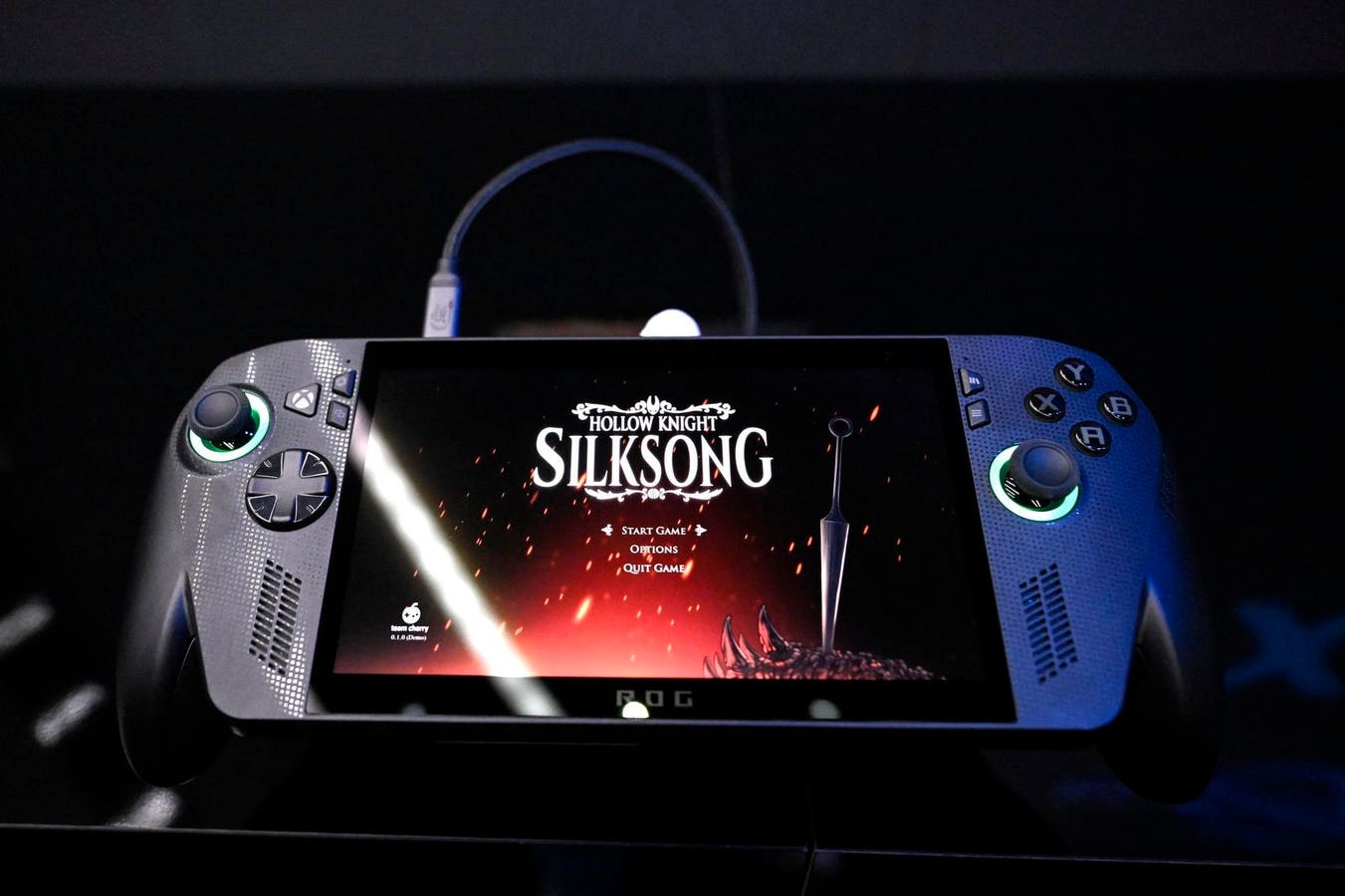 Microsoft Actually Thinks You’ll Pay $1,000 For Its Handheld Xbox PC As Pre-Orders Go Live