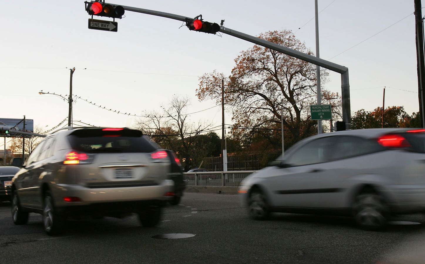 Autobraking Cuts Rear-Enders At Red Light Safety Cameras, Study Shows