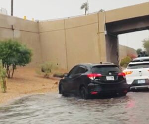 Torrential flooding in Arizona leaves at least 4 dead