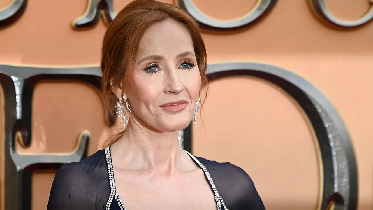 ‘Harry Potter’ author demands filmmaker explain which gender beliefs offend him
