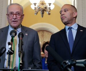 Trump Oval Office Meeting With Democrats Ends With No Deal