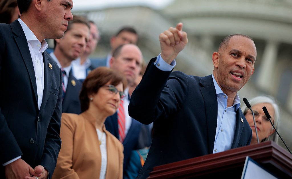 Shutdown Could Leave 750,000 Federal Workers Furloughed