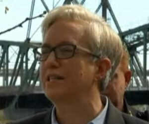 Oregon governor reacts to Trump sending troops