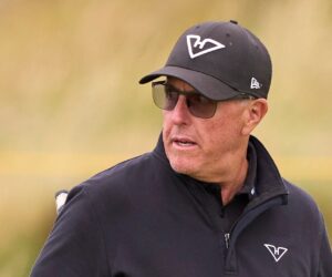 Phil Mickelson calls out justice system after father’s emotional testimony