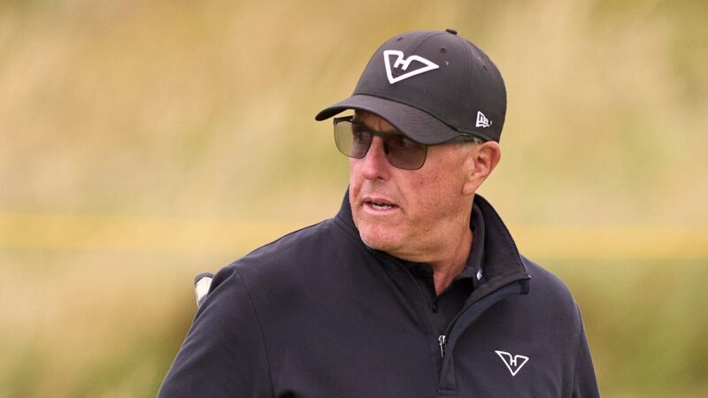 Phil Mickelson calls out justice system after father’s emotional testimony