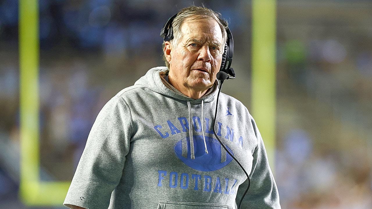 Patriots’ Mike Vrabel shades Bill Belichick after UNC debut flop