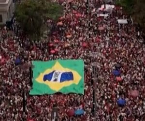 Brazilians protest against amnesty bill for Bolsonaro