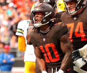 NFL news: Browns upset Packers on dramatic walk-off field goal for first win