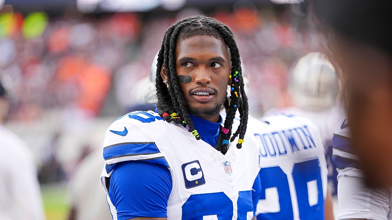 Dallas Cowboys’ CeeDee Lamb suffers high ankle sprain injury vs Bears