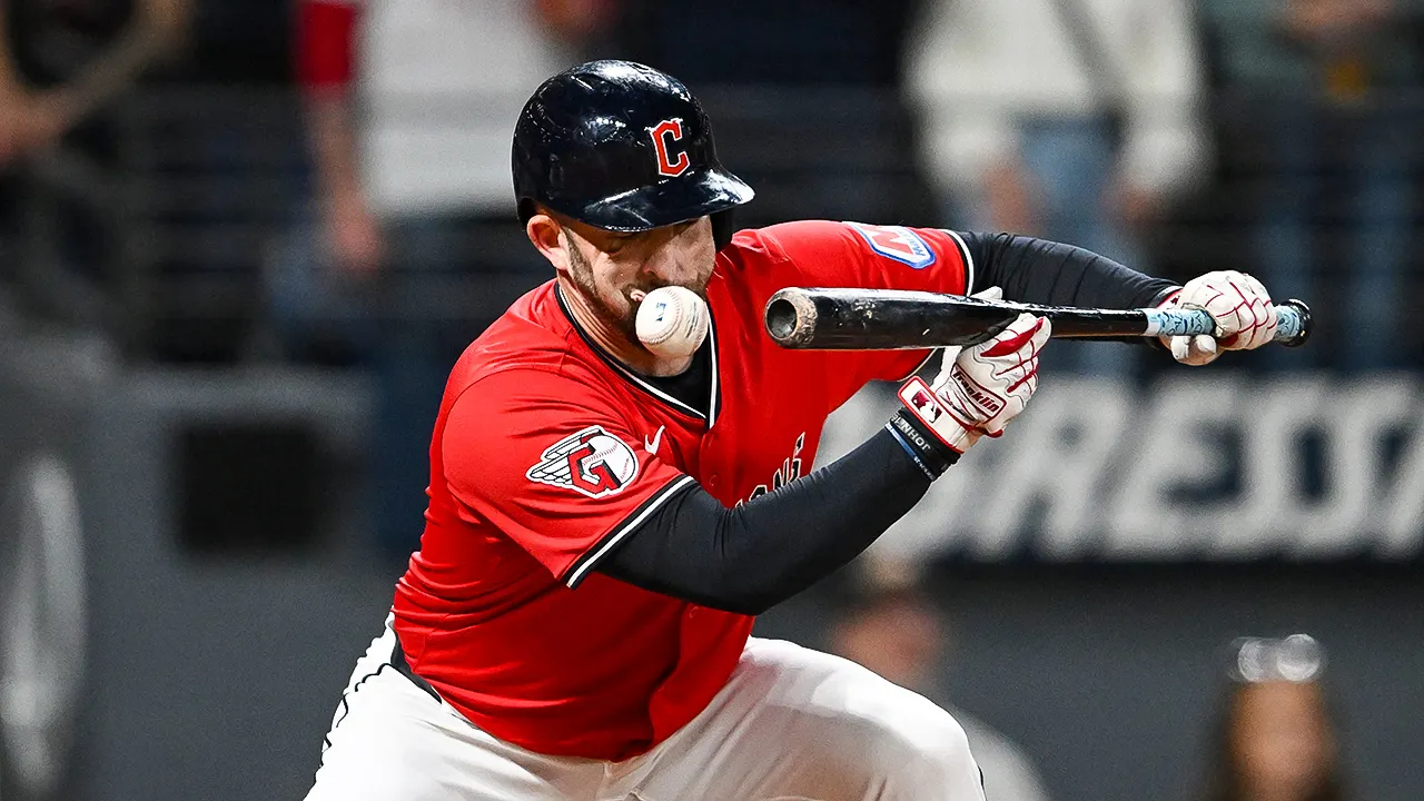 David Fry hit in face by foul tip during bunt attempt in Guardians game