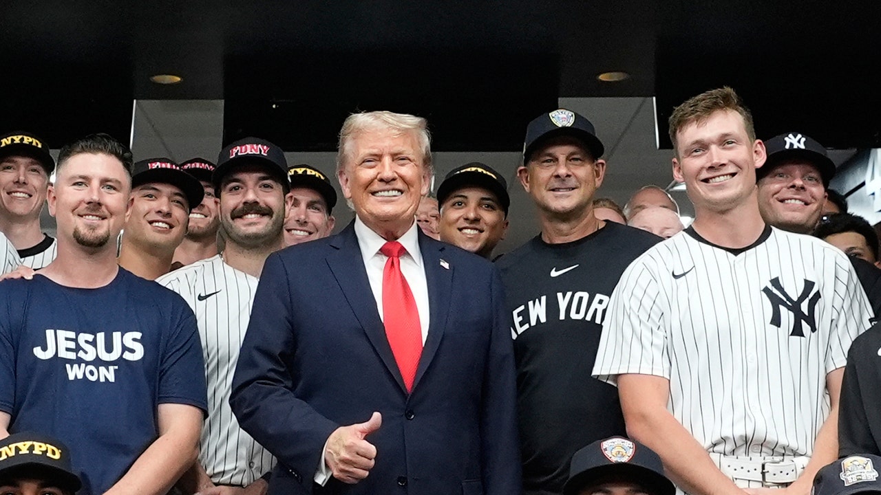 Trump’s attendance made for ‘special night,’ Yankees manager Aaron Boone says