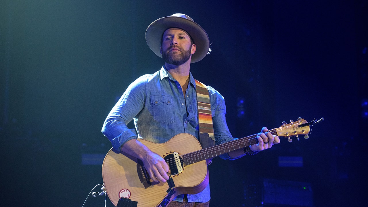 Country singer Drake White shares tragic loss of newborn daughter