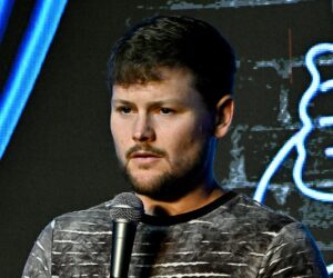 Drew Lynch’s comedy show interrupted when audience member has heart attack