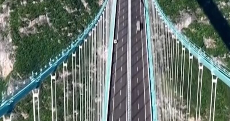 World’s tallest bridge opens to traffic in China