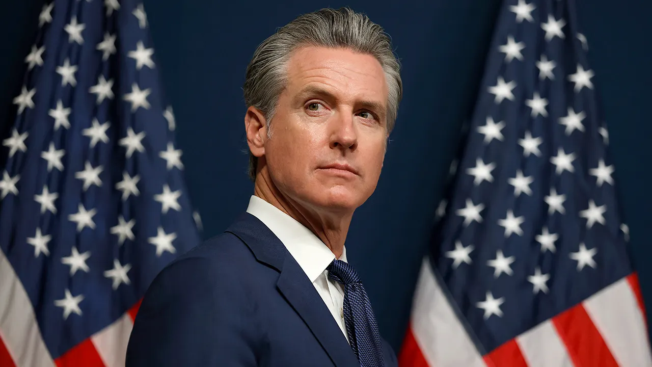 California governor quiet on rhetoric’s role in Dallas ICE shooting