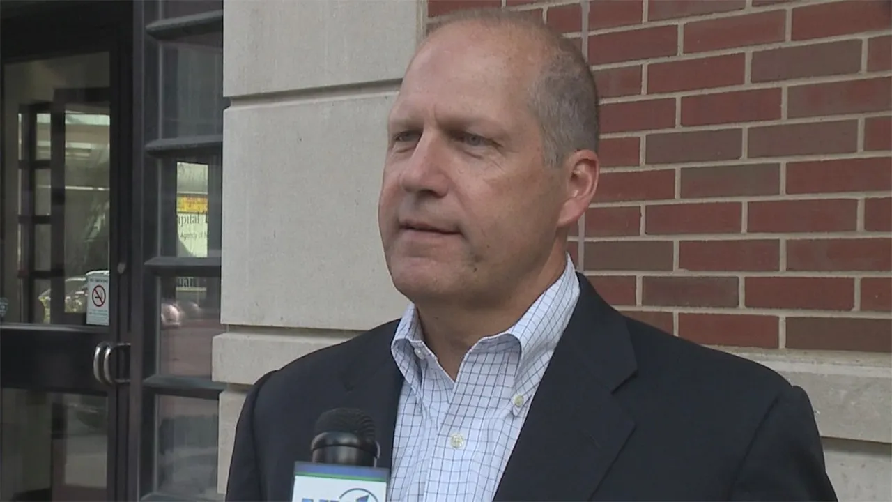 Top Republicans court another Sununu for crucial New Hampshire Senate race
