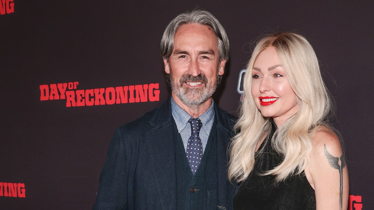 ‘American Pickers’ star helps girlfriend recover from car collision injuries
